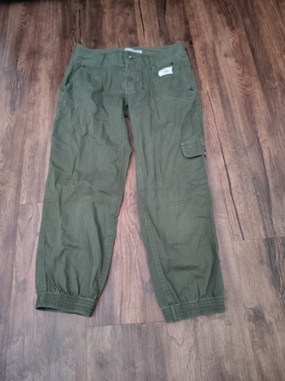 Guess Women's Olive Green Cargo Capris